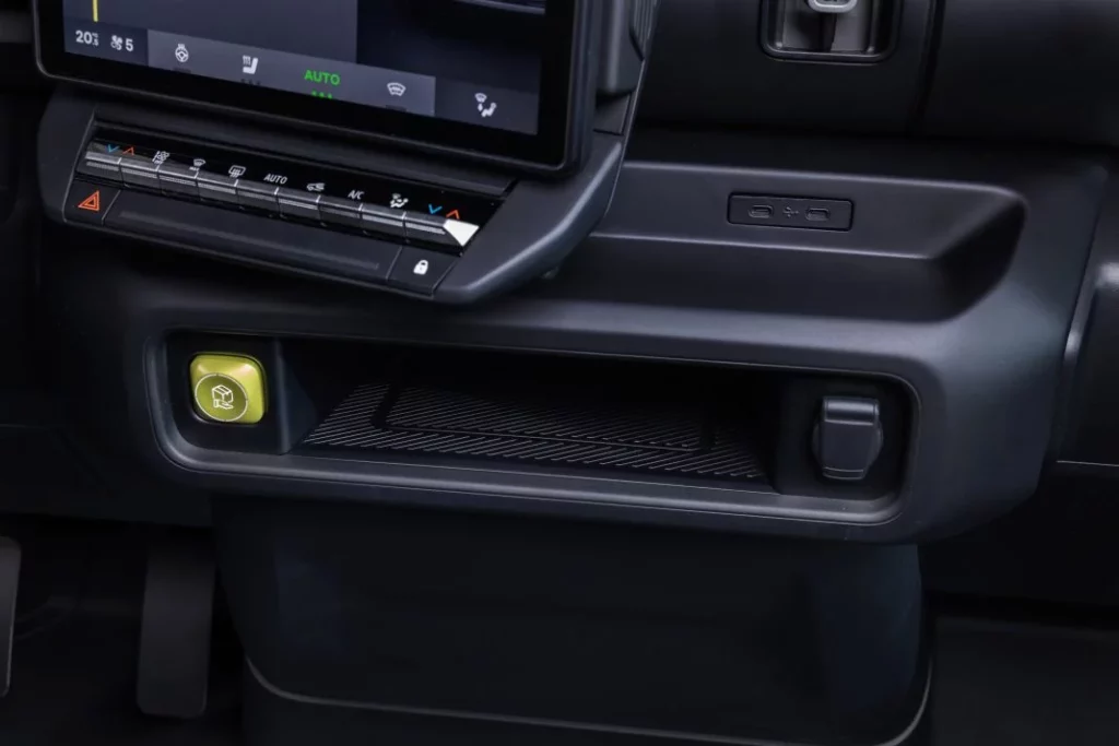 renault trafic estafette ev electric 23 Motor16