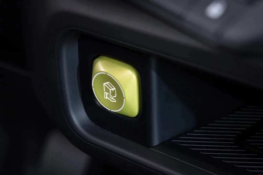 renault trafic estafette ev electric 26 Motor16