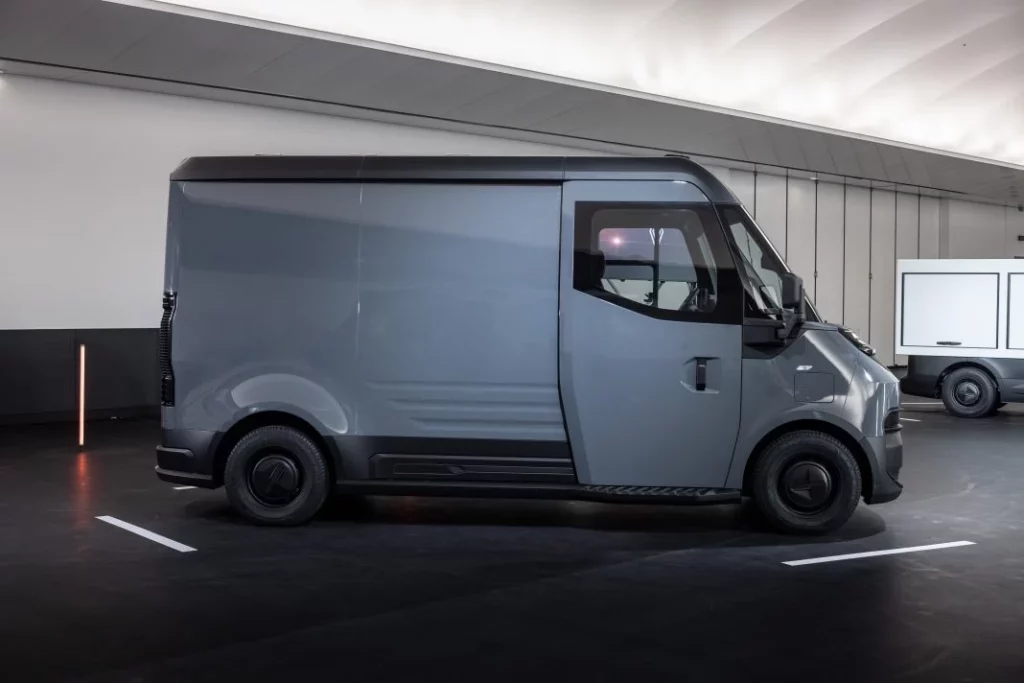 renault trafic estafette ev electric 6 Motor16