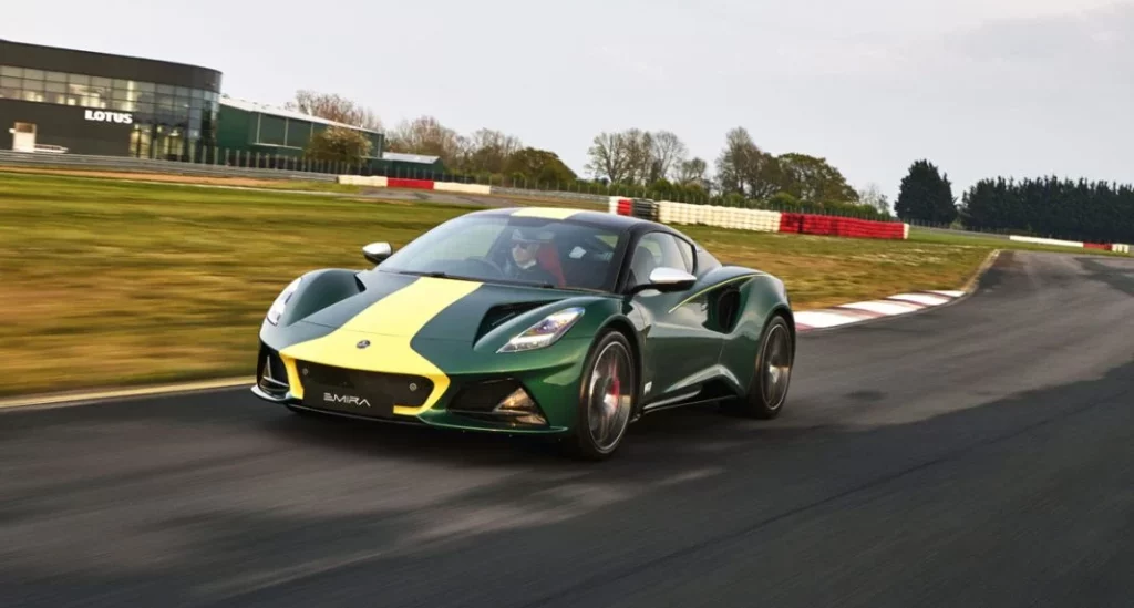 01 Lotus Emira Clark Edition Dynamic Hero Motor16