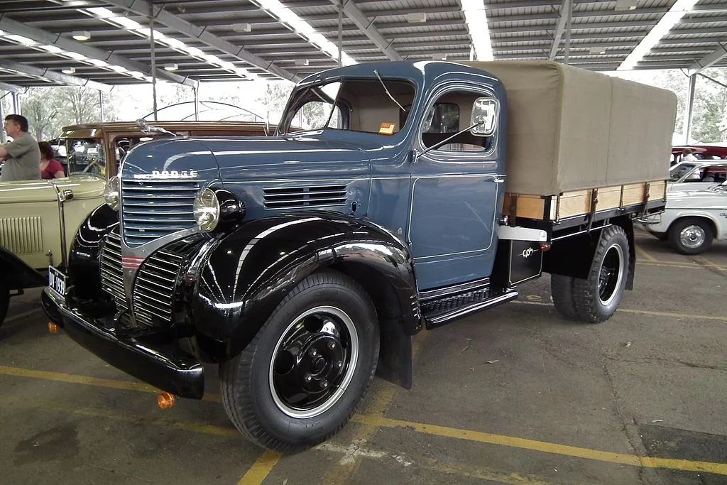Con este Ram 1500 Express quieren que viajes al año 1939 1 Motor16 1939 Dodge Express. Imagen.