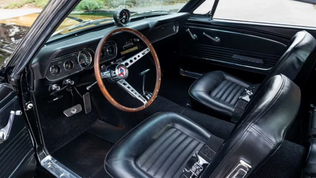 1966 Ford Shelby Mustang GT350H. Hertz. Imagen interior.