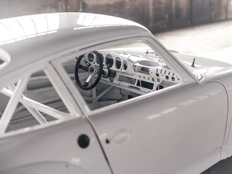 Para hacerte con este Porsche 911 GT2 R por 'solo' 700.000 euros tendrás que mancharte las manos 20 Motor16 1997 Porsche 911 GT2 R Sothebys 13 Motor16