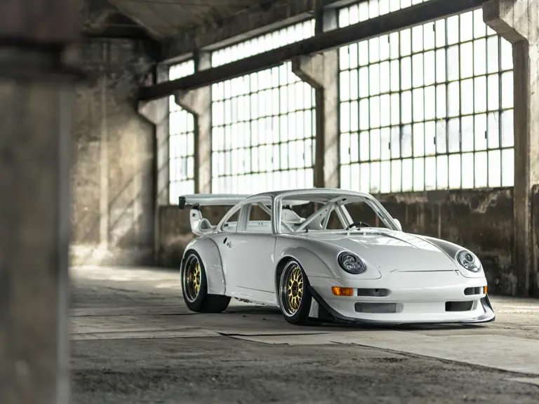 Para hacerte con este Porsche 911 GT2 R por 'solo' 700.000 euros tendrás que mancharte las manos 8 Motor16 1997 Porsche 911 GT2 R Sothebys 16 Motor16