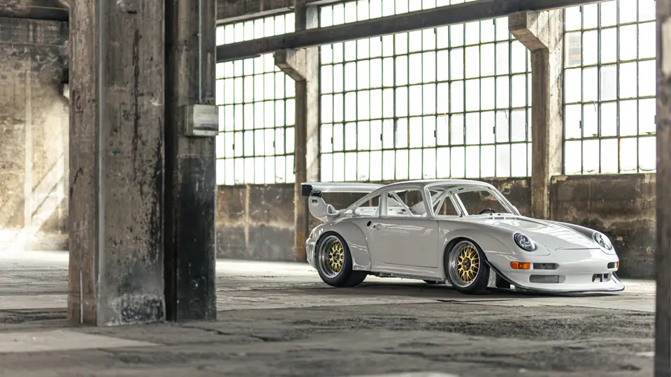 Para hacerte con este Porsche 911 GT2 R por 'solo' 700.000 euros tendrás que mancharte las manos 9 Motor16 1997 Porsche 911 GT2 R Sothebys 28 Motor16
