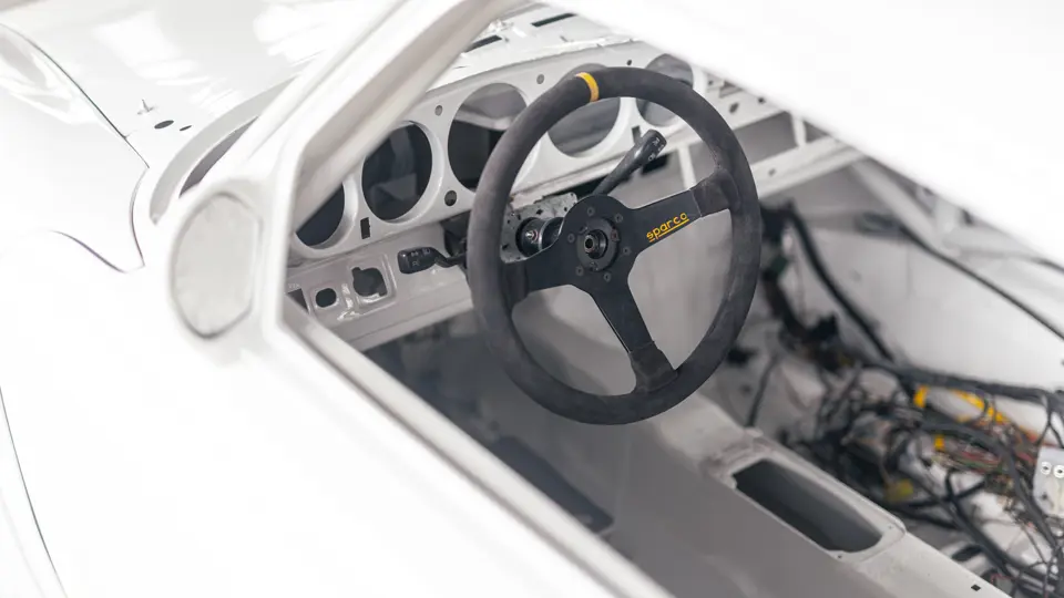Para hacerte con este Porsche 911 GT2 R por 'solo' 700.000 euros tendrás que mancharte las manos 31 Motor16 1997 Porsche 911 GT2 R Sothebys 31 Motor16