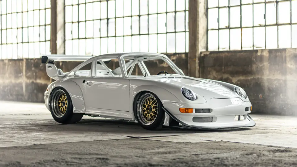 Para hacerte con este Porsche 911 GT2 R por 'solo' 700.000 euros tendrás que mancharte las manos 7 Motor16 1997 Porsche 911 GT2 R Sothebys 39 Motor16