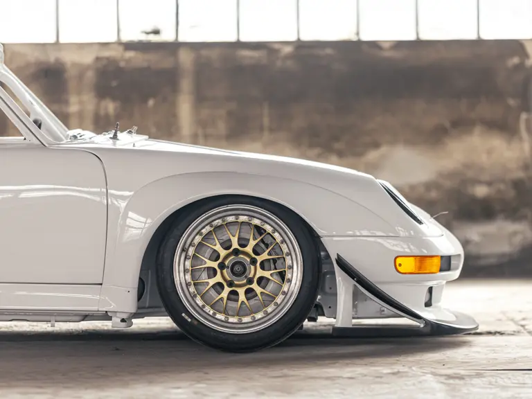 Para hacerte con este Porsche 911 GT2 R por 'solo' 700.000 euros tendrás que mancharte las manos 17 Motor16 1997 Porsche 911 GT2 R Sothebys 5 Motor16