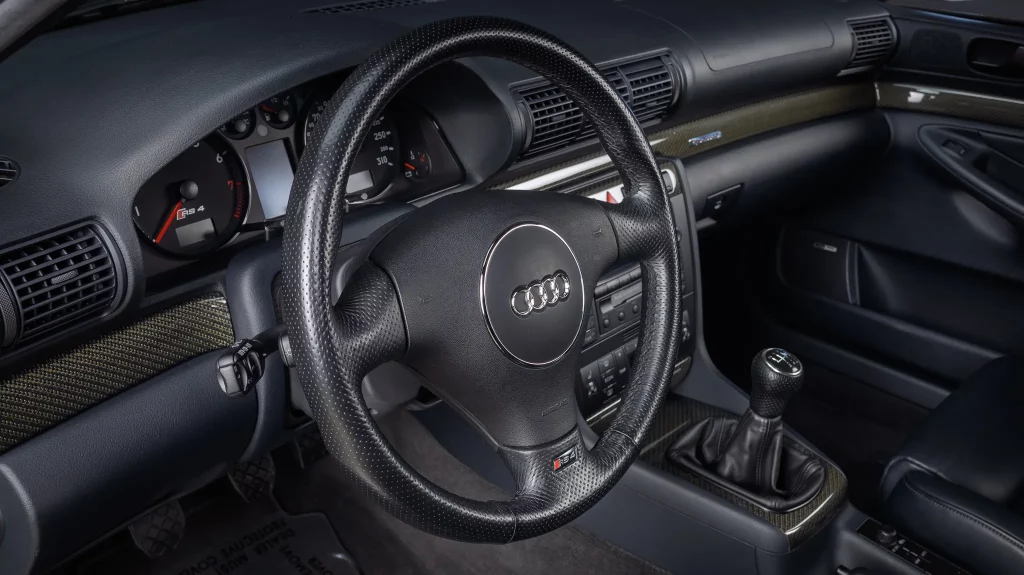 El Audi RS4 Avant que desata la locura y se vende a precio de Audi RS6 Avant GT 25 Motor16 2001 Audi RS4 Avant BaT 21 Motor16