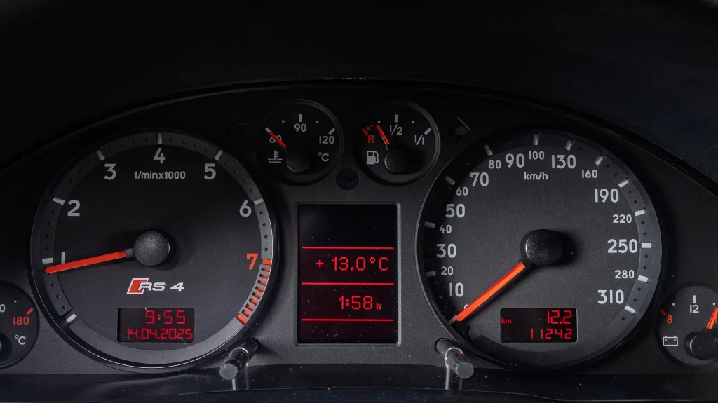 El Audi RS4 Avant que desata la locura y se vende a precio de Audi RS6 Avant GT 26 Motor16 2001 Audi RS4 Avant BaT 23 Motor16