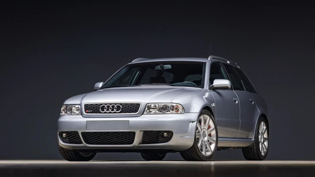 El Audi RS4 Avant que desata la locura y se vende a precio de Audi RS6 Avant GT 8 Motor16 2001 Audi RS4 Avant BaT 4 Motor16