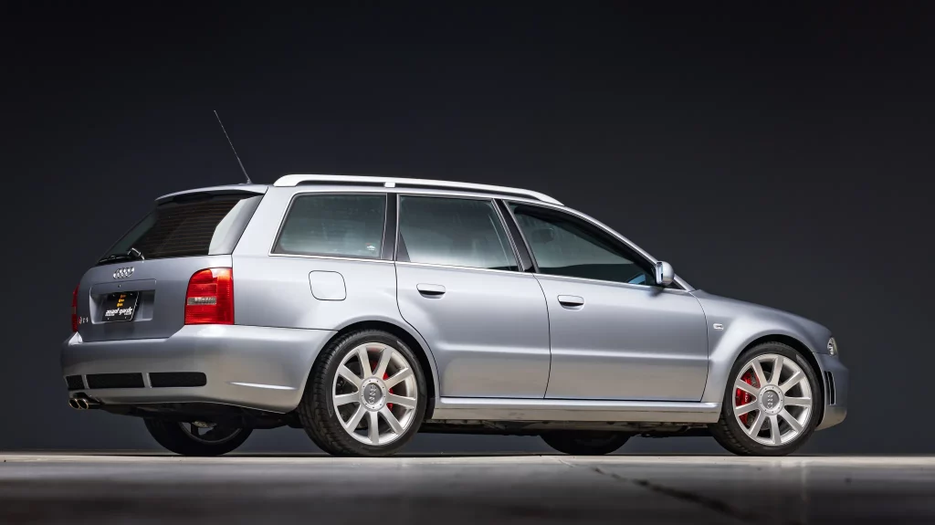 El Audi RS4 Avant que desata la locura y se vende a precio de Audi RS6 Avant GT 10 Motor16 2001 Audi RS4 Avant BaT 8 Motor16