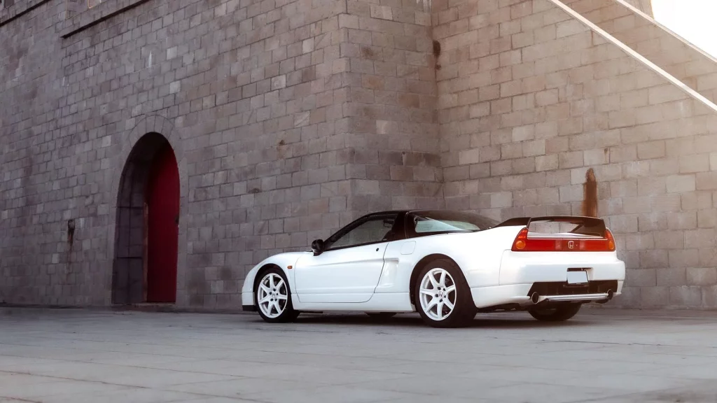 Así es como Honda te ayudará a que tu NSX luzca como recién salido de fábrica 3 Motor16 2003 Honda NSX-R. Imagen trasera.