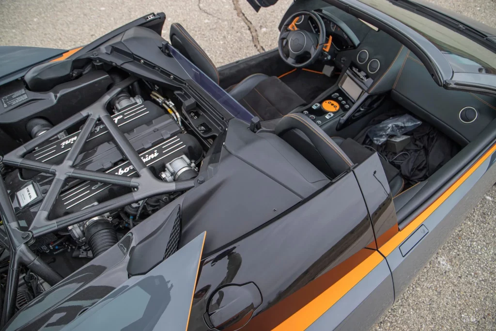 El detalle que encierra este Lamborghini Murciélago para haber costado lo que un Revuelto 3 Motor16 2010 Lamborghini Murciélago LP650-4 Roadster. BaT. Imagen detalle.