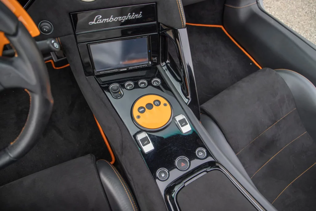 El detalle que encierra este Lamborghini Murciélago para haber costado lo que un Revuelto 25 Motor16 2010 lamborghini murcielago lp650 4 roadster 25 Motor16