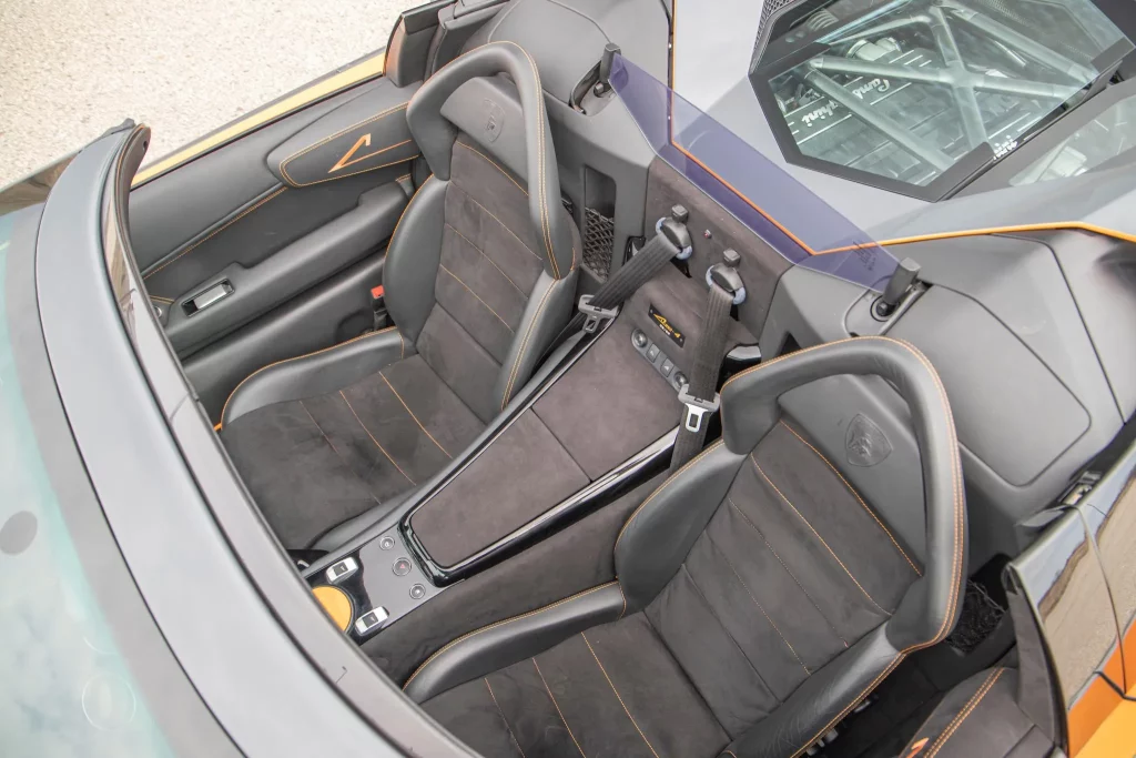 El detalle que encierra este Lamborghini Murciélago para haber costado lo que un Revuelto 22 Motor16 2010 lamborghini murcielago lp650 4 roadster 26 Motor16