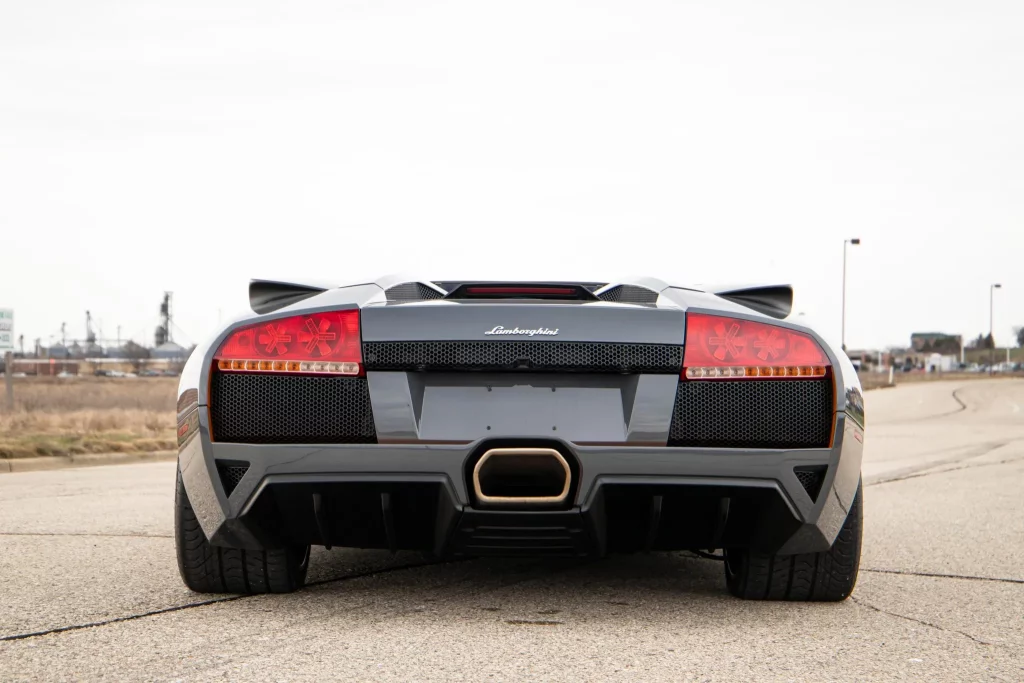 El detalle que encierra este Lamborghini Murciélago para haber costado lo que un Revuelto 13 Motor16 2010 lamborghini murcielago lp650 4 roadster 7 Motor16