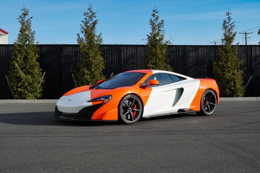 Cuando pintar tu Mclaren 675LT como un paquete de tabaco cuesta una fortuna y no es una buena idea 7 Motor16 2016 McLaren 675LT Marlboro BaT 1 Motor16
