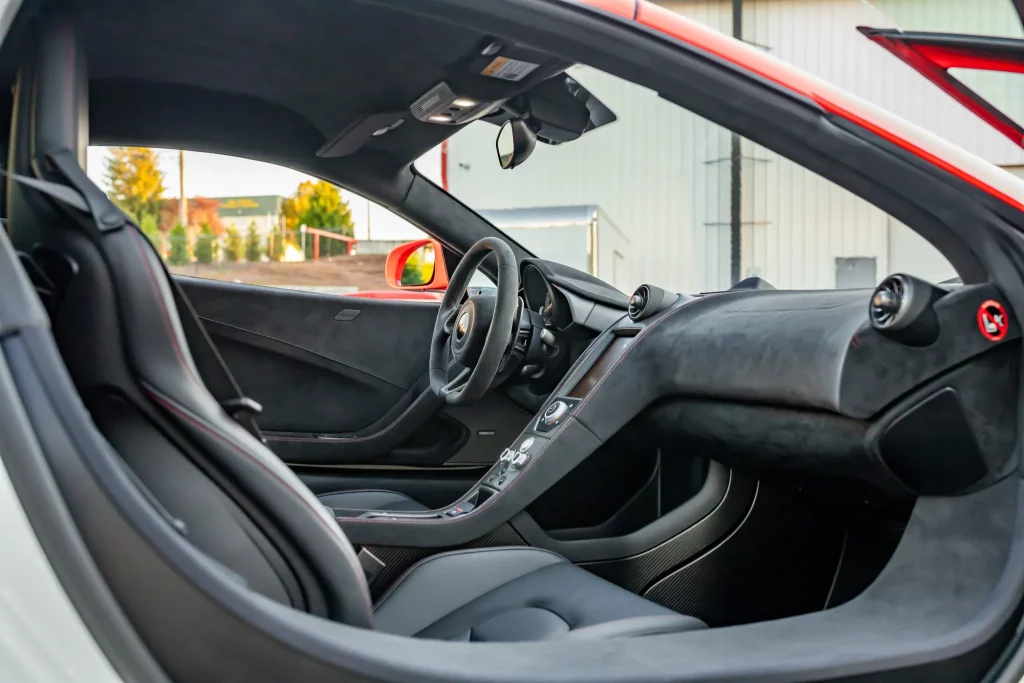 Cuando pintar tu Mclaren 675LT como un paquete de tabaco cuesta una fortuna y no es una buena idea 30 Motor16 2016 McLaren 675LT Marlboro BaT 17 Motor16