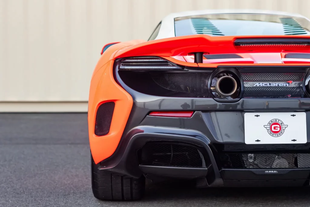 Cuando pintar tu Mclaren 675LT como un paquete de tabaco cuesta una fortuna y no es una buena idea 24 Motor16 2016 McLaren 675LT Marlboro BaT 23 Motor16