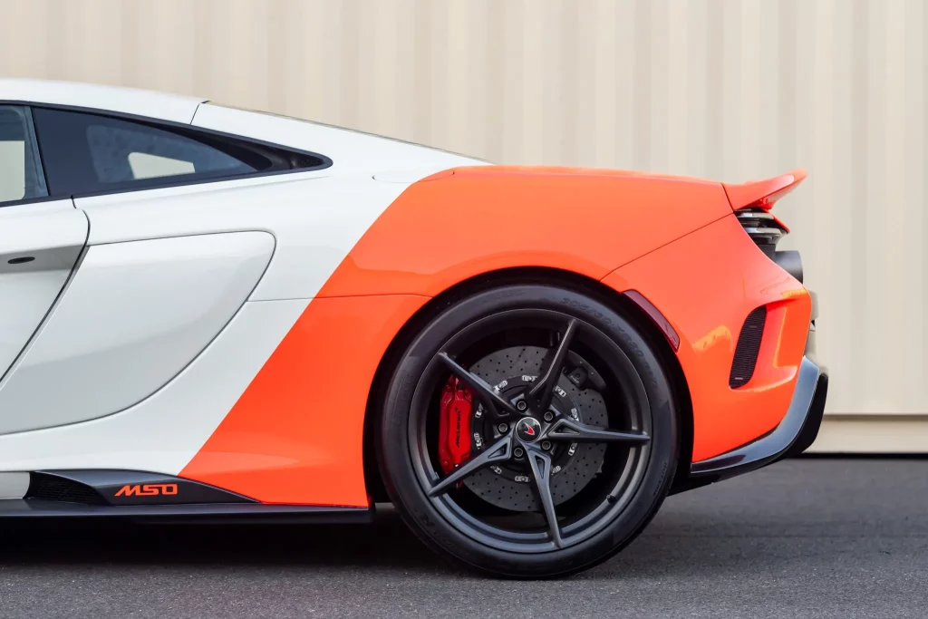 Cuando pintar tu Mclaren 675LT como un paquete de tabaco cuesta una fortuna y no es una buena idea 21 Motor16 2016 McLaren 675LT Marlboro BaT 26 Motor16