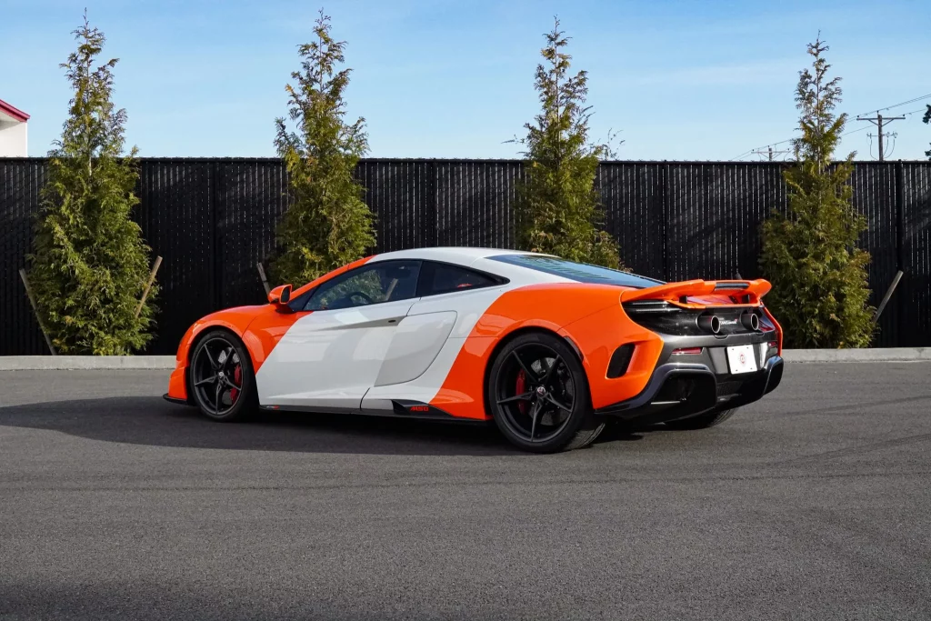 Cuando pintar tu Mclaren 675LT como un paquete de tabaco cuesta una fortuna y no es una buena idea 11 Motor16 2016 McLaren 675LT Marlboro BaT 3 Motor16