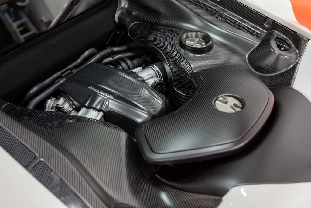 Cuando pintar tu Mclaren 675LT como un paquete de tabaco cuesta una fortuna y no es una buena idea 3 Motor16 2016 McLaren 675LT Marlboro. BaT. Imagen motor.