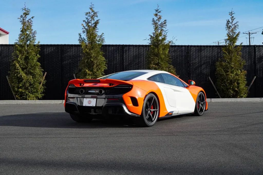 Cuando pintar tu Mclaren 675LT como un paquete de tabaco cuesta una fortuna y no es una buena idea 12 Motor16 2016 McLaren 675LT Marlboro BaT 5 Motor16