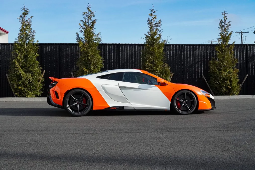 Cuando pintar tu Mclaren 675LT como un paquete de tabaco cuesta una fortuna y no es una buena idea 10 Motor16 2016 McLaren 675LT Marlboro BaT 6 Motor16