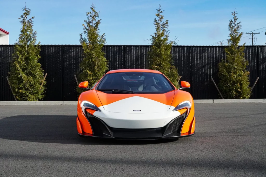 Cuando pintar tu Mclaren 675LT como un paquete de tabaco cuesta una fortuna y no es una buena idea 5 Motor16 2016 McLaren 675LT Marlboro BaT 8 Motor16