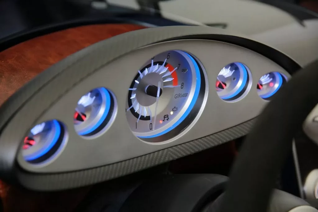 Rina: Una maravillosa barchetta analógica creada por Automobili Mignatta 2 Motor16 2025 Automobili Mignatta Rina. Imagen relojes.