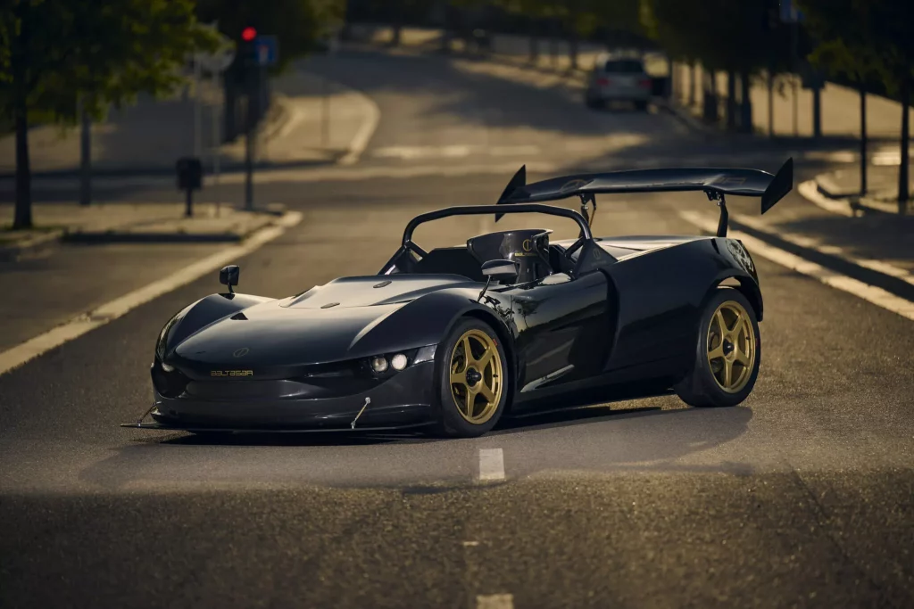 Baltasar: El monstruo eléctrico que llega desde España y que carga a la velocidad de la luz 1 Motor16 2025 Baltasar Revolt R Concept. Imagen delantera.