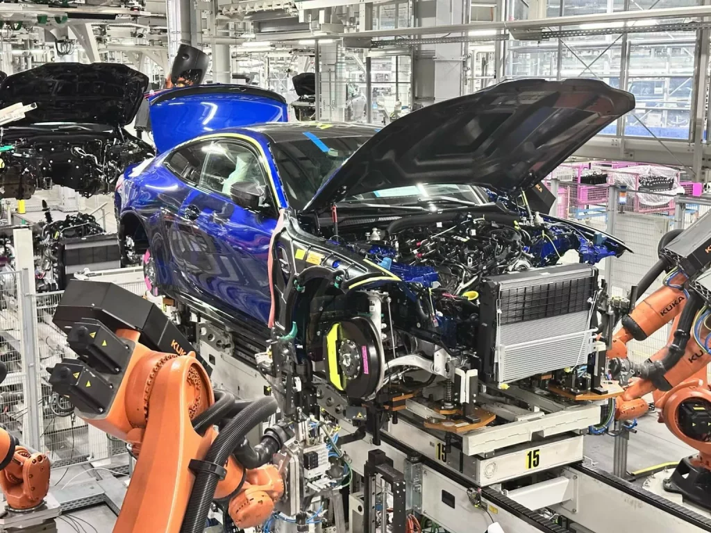 El secreto mejor guardado del M4 CS que BMW regaló a Valentino Rossi 21 Motor16 2025 BMW M4 CS Edition VR46 fabrica 17 Motor16