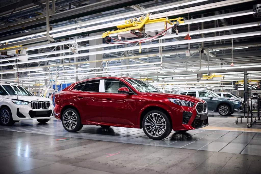2025 BMW electrificacion 22 Motor16