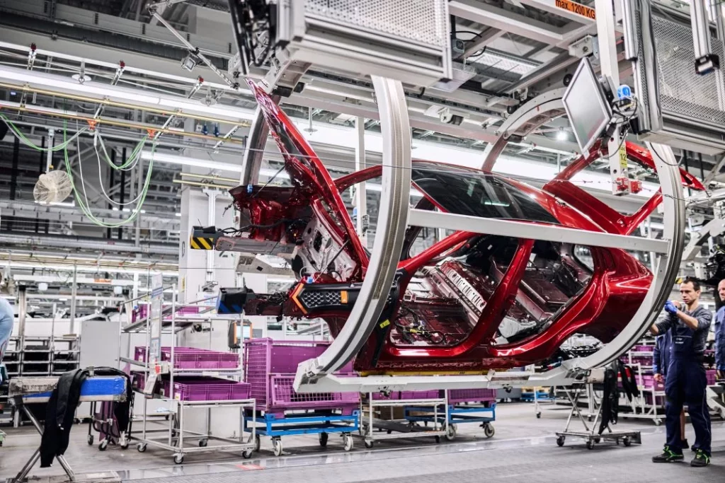 2025 BMW electrificacion 23 Motor16