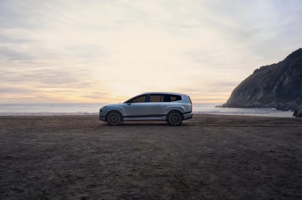 2025 Hyundai Ioniq 9 USA. Imagen lateral.
