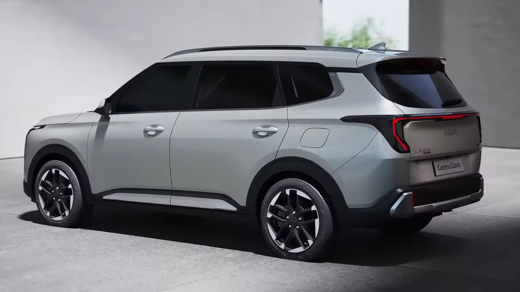 Kia Carens Clavis: El monovolumen low cost que quería ser SUV eléctrico 6 Motor16 2025 Kia Carens Clavis 1 Motor16