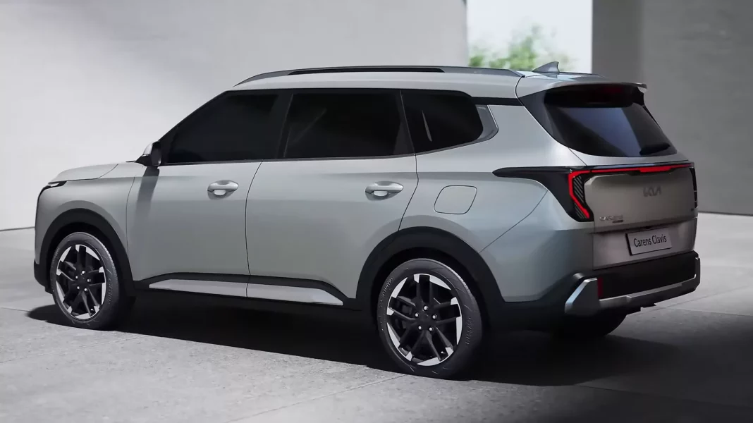 2025 Kia Carens Clavis. Imagen portada.