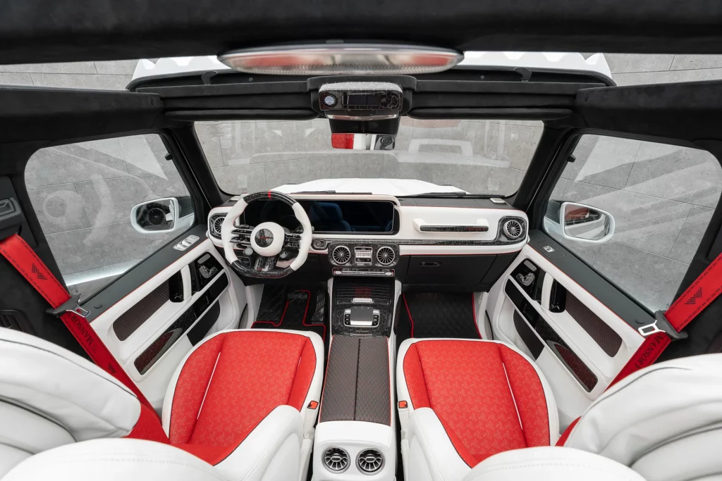 Mansory Speranza: El Mercedes Clase G como nunca antes lo habías visto 3 Motor16 2025 Mansory Speranza. Mercedes Clase G. Imagen interior.