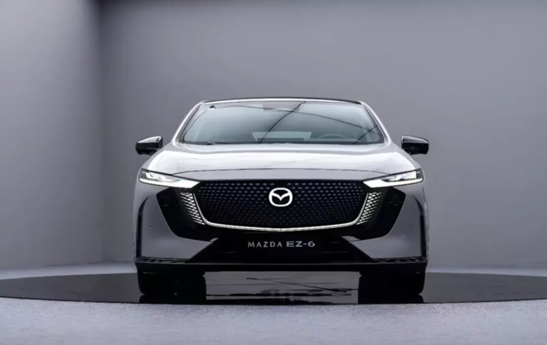 2025 Mazda6e Sports Edition. EZ-6. Imagen portada.