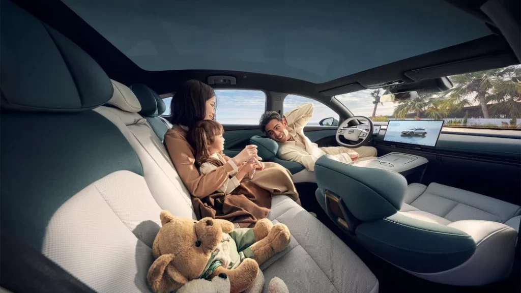 Nissan N7: La berlina eléctrica que salvará a la marca cuesta lo que medio Qashqai 12 Motor16 2025 Nissan N7 china 10 Motor16