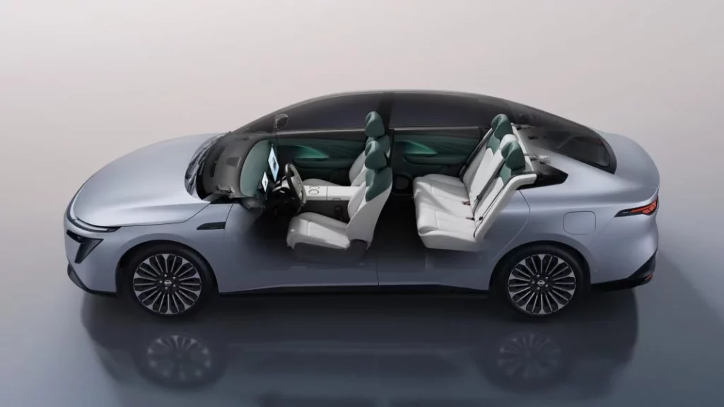 Nissan N7: La berlina eléctrica que salvará a la marca cuesta lo que medio Qashqai 10 Motor16 2025 Nissan N7 china 11 Motor16
