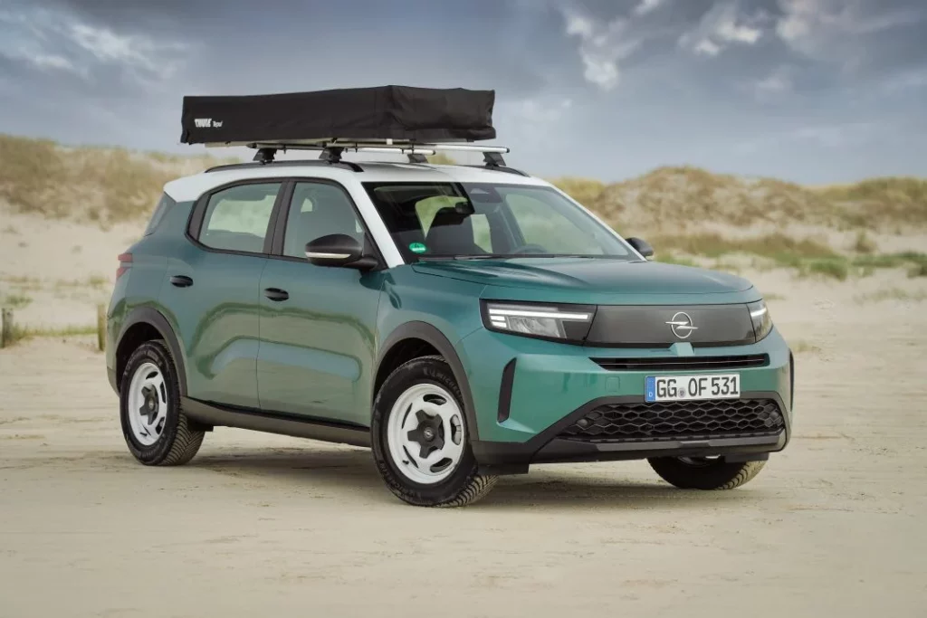 2025 Opel Frontera. Tienda techo Thule. Imagen.