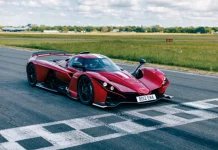 El exótico Praga Bohema arrasa en el circuito de pruebas de Top Gear