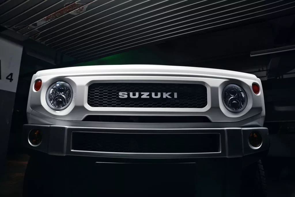Suzuki Jimny parece, Suzuki S-Presso es 7 Motor16 2025 Suzuki S-Presso GH Style. Suzuki Jimny. Imagen portada.