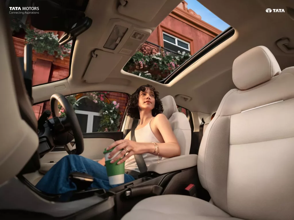 Tata Altroz: Una compra lógica a precio de Sandero hace 10 años 1 Motor16 2025 Tata Altroz. India. Imagen interior.