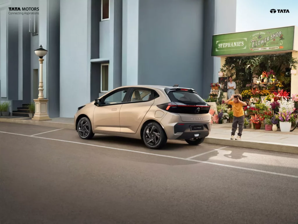 Tata Altroz: Una compra lógica a precio de Sandero hace 10 años 3 Motor16 2025 Tata Altroz. India. Imagen trasera.