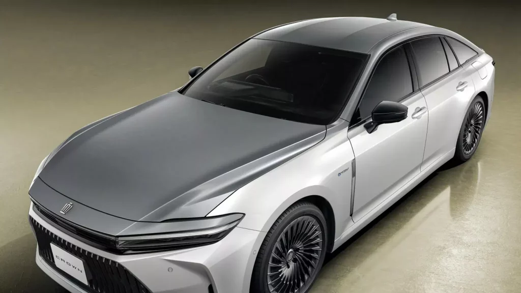 Toyota Crown 70th: Aires de Maybach para celebrar una larga trayectoria 8 Motor16 2025 Toyota Crown 70th Japon 5 Motor16