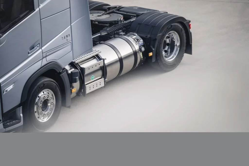 2025 Volvo Trucks. Camión gas. Imagen detalle.