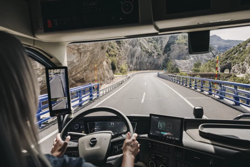 2025 Volvo Trucks direccion dinamica 5 Motor16